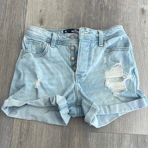 Hollister High-rise mom shorts in size 23